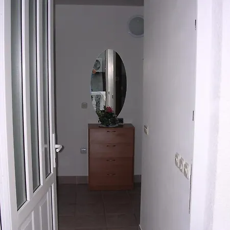 아파트 By The Sea - 12246 로고즈니차